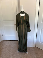 Load image into Gallery viewer, Satin Bloom Abaya
