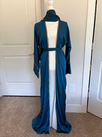 Load image into Gallery viewer, Satin Bloom Abaya
