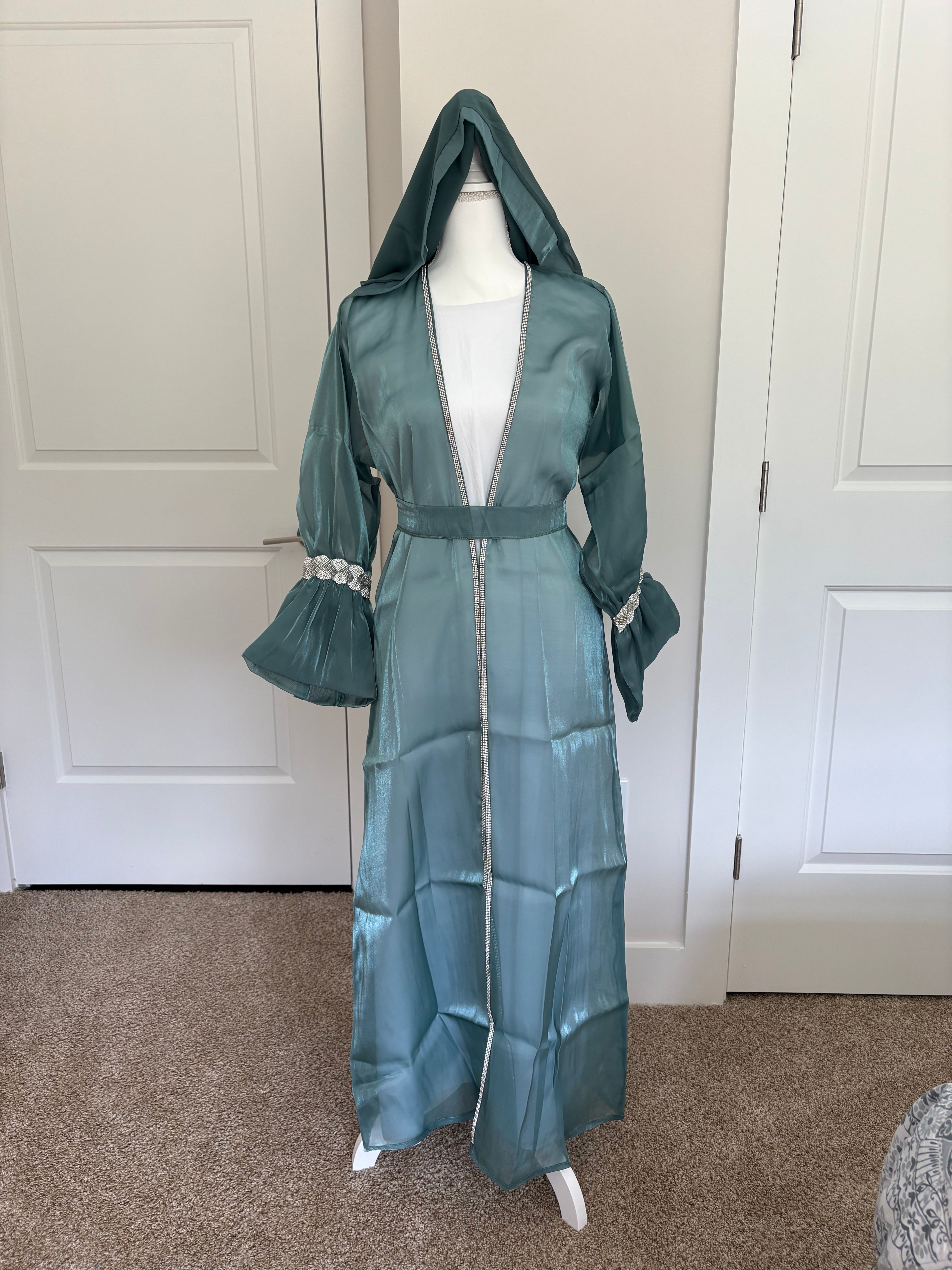 Diamond Dazzle Abaya